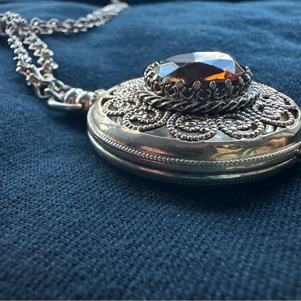 Vintage Avon Victorian Locket with amber gem Chain Necklace Pendant necklace - Picture 7 of 12